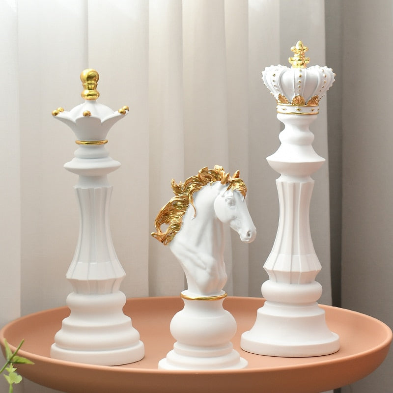 Retro International Chess Figurine