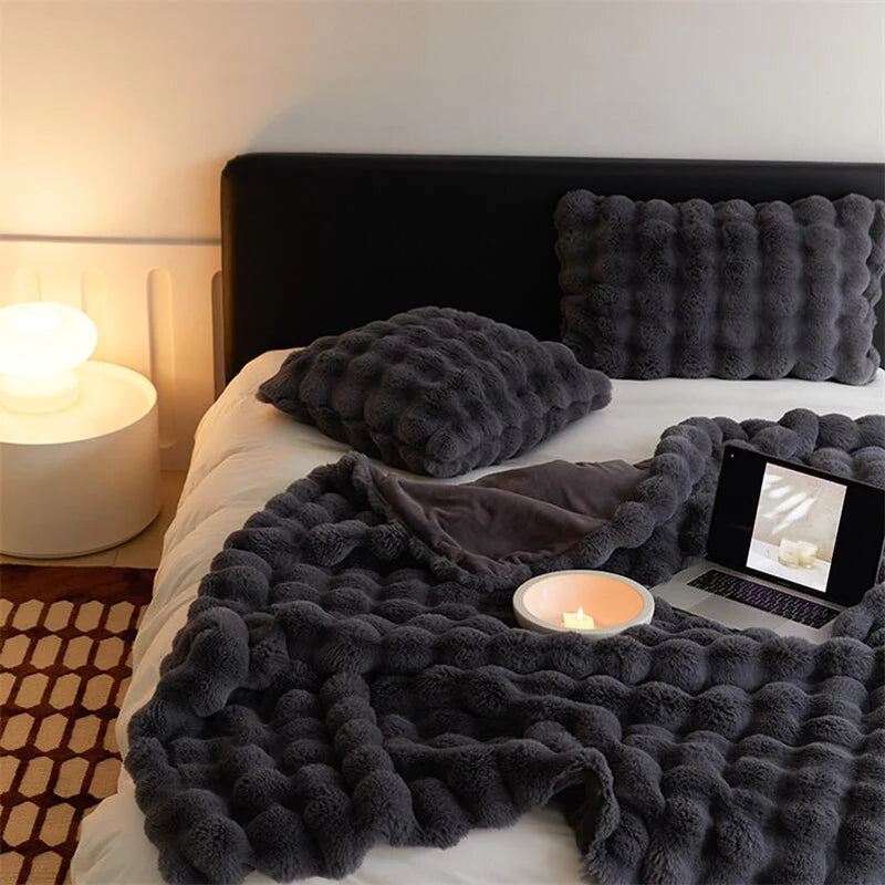Black Faux Fur Blanket and Pillow Set